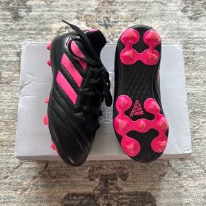 Adidas ⚽️ GIRLS ✨ soccer cleats- size 10